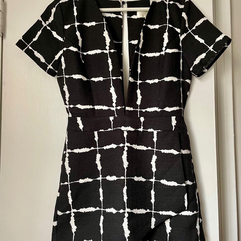 Chic Black and White Patterned jumpsuit